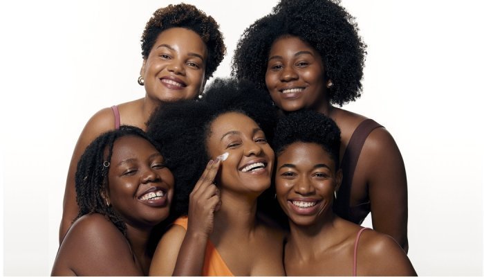 Falta de pesquisa científica sobre pele negra impacta indústria de cosméticos
