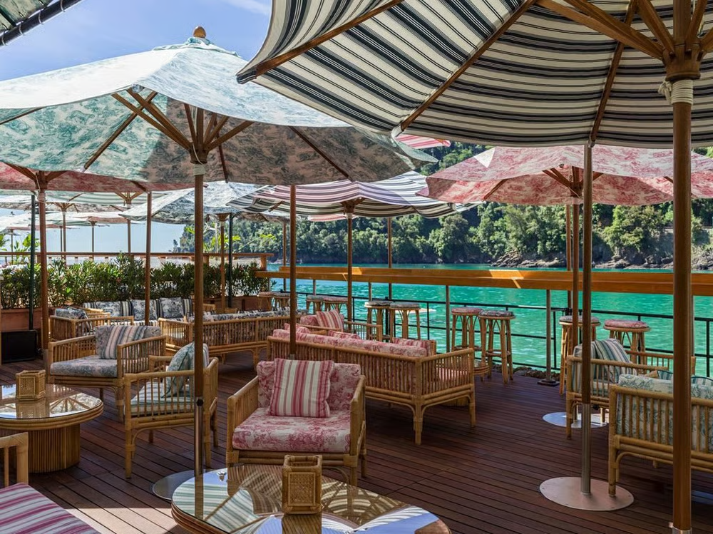 De Dior à Longchamp: a moda invade os destinos balneares renomados