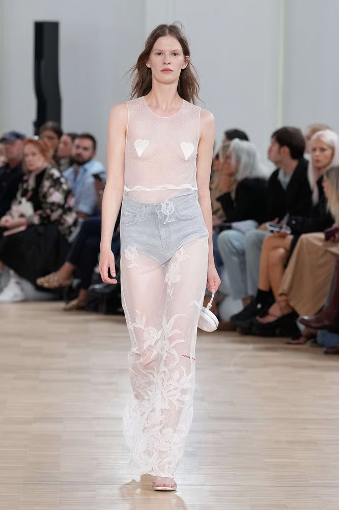 Semana da Moda de Milão abre com coleções leves da Fiorucci e da Fendi